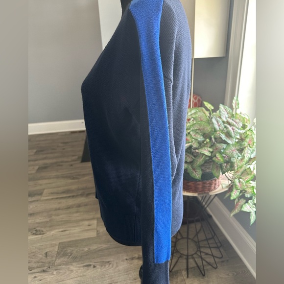 EUC Banana Republic V-Neck Sweater - Blue - Picture 3 of 8